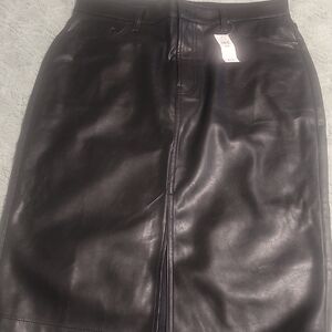 Elegant Black Leather Skirt